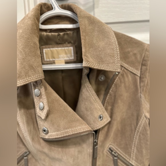 Michael Kors Beige Suede Moto Jacket Women's
Size Medium Biker Jacket - Picture 5 of 8